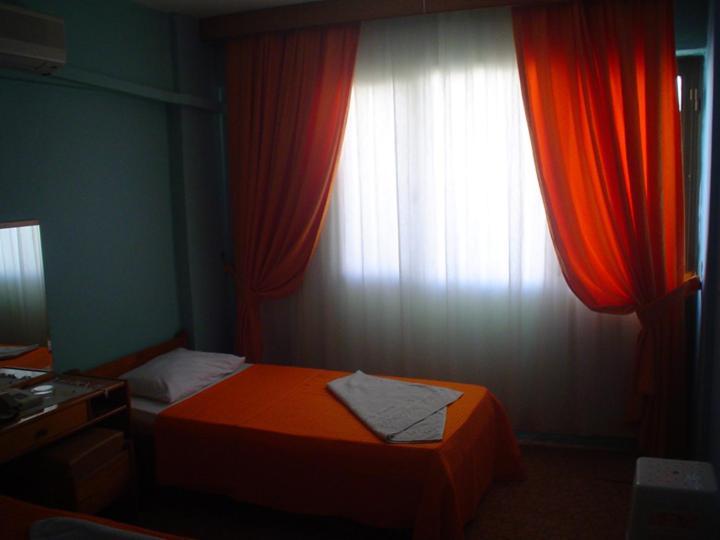 Akerdem Hotel Kusadası Quarto foto